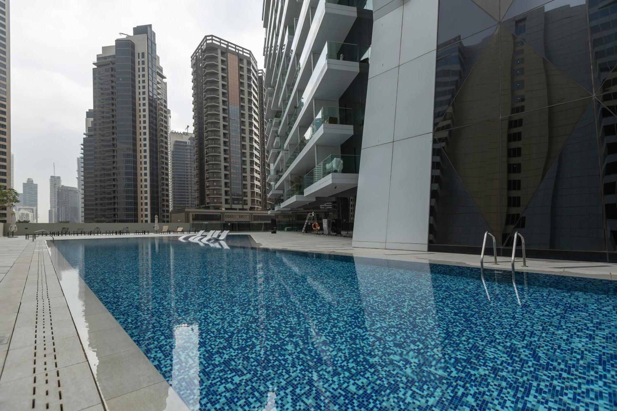 Burj & Beyond - Luxury Stay With Burj Khalifa View *