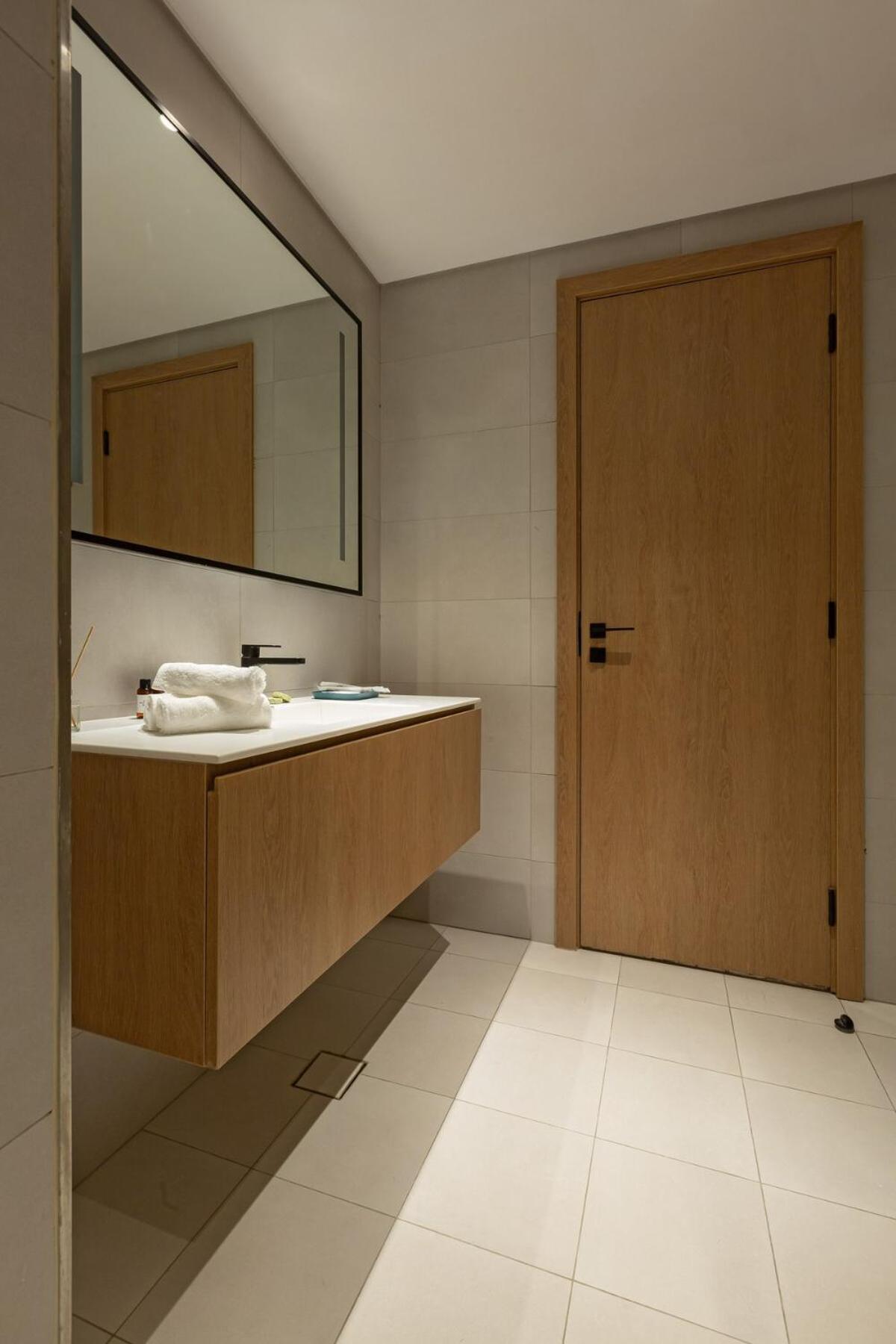 Burj & Beyond - Luxury Stay With Burj Khalifa View