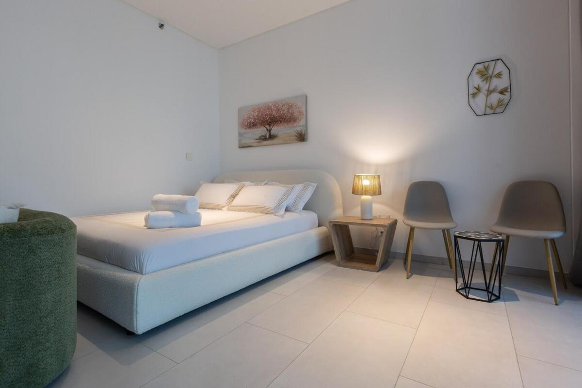 Burj & Beyond - Luxury Stay With Burj Khalifa View Apartment