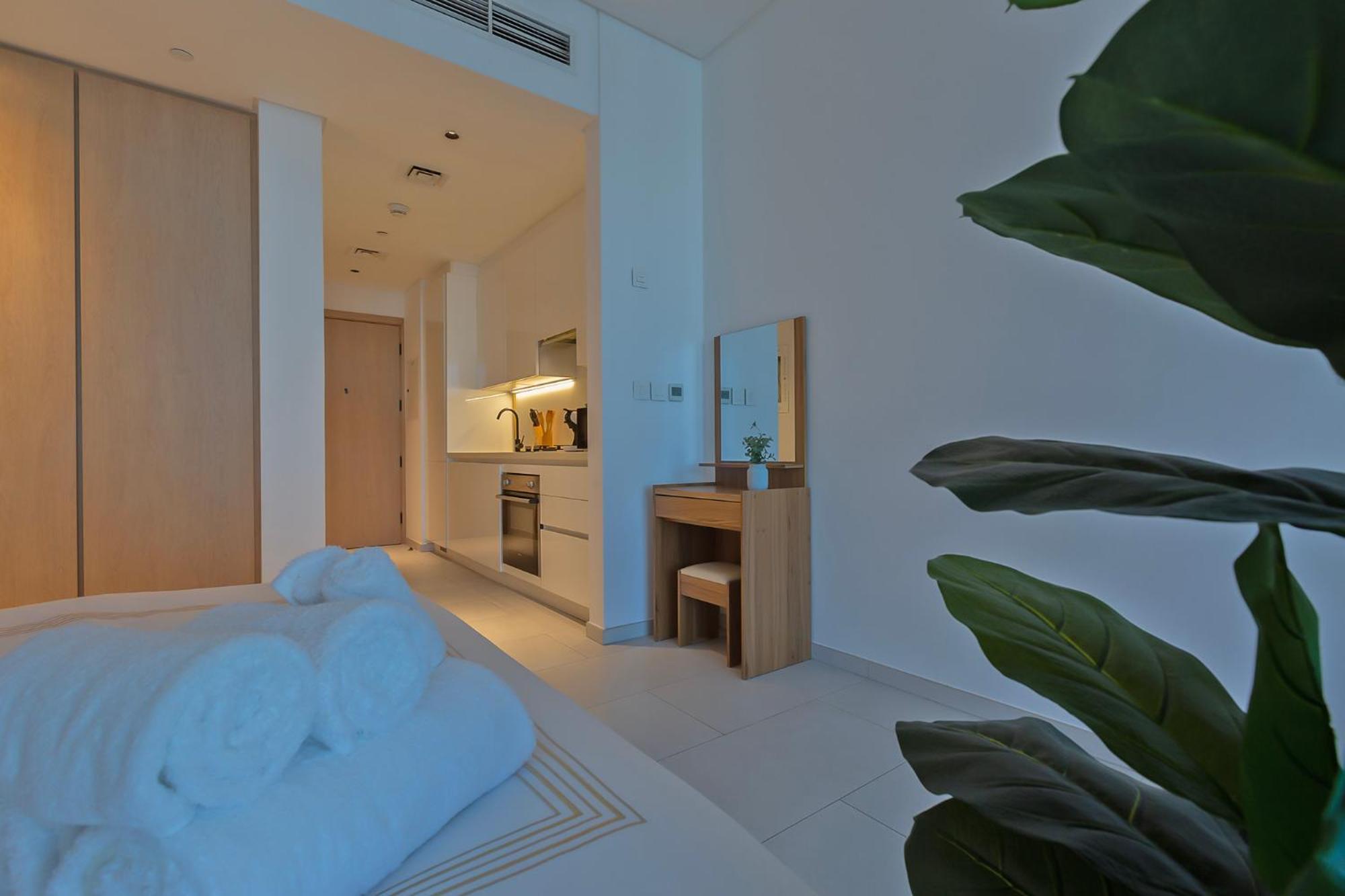Burj & Beyond - Luxury Stay With Burj Khalifa View Apartment