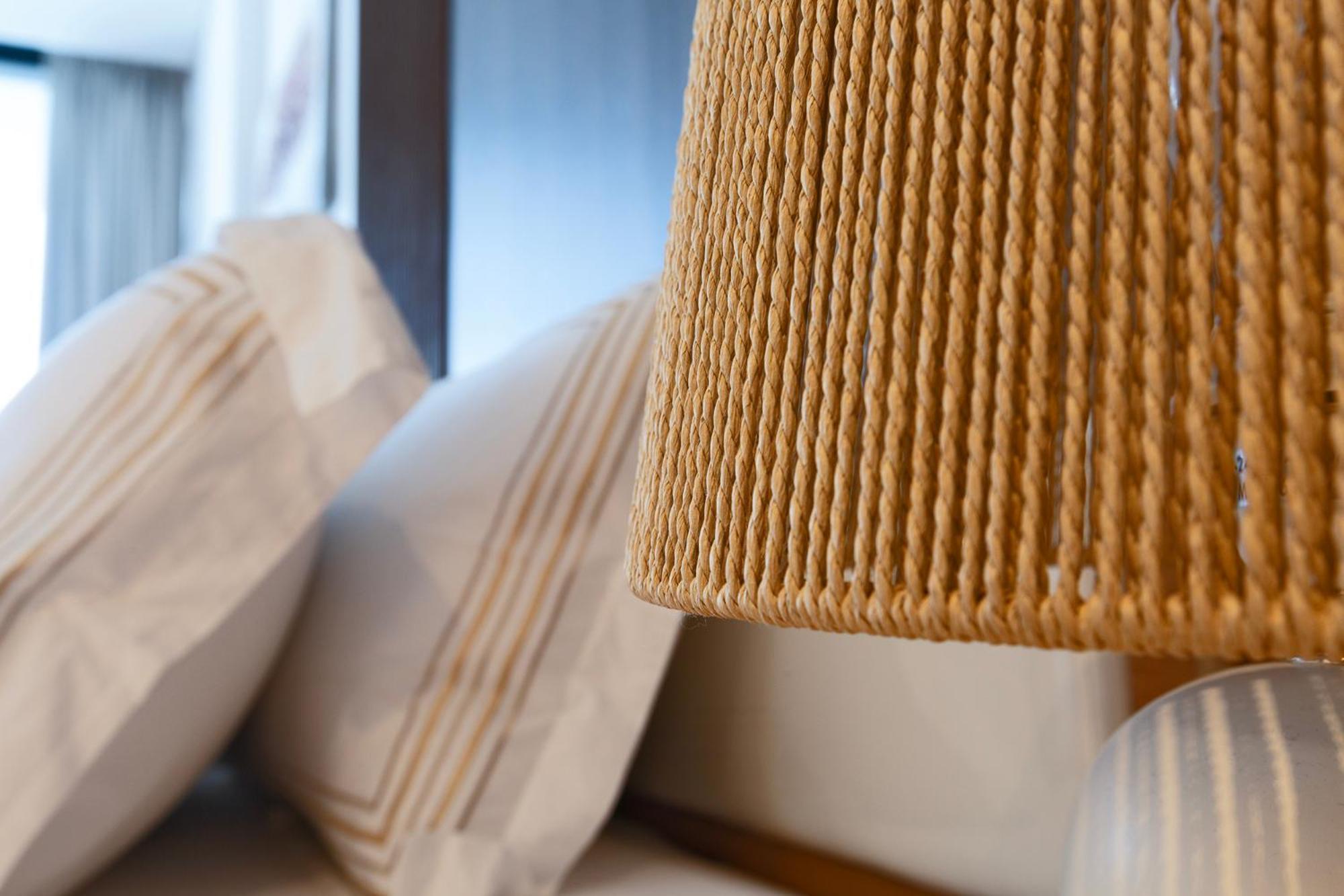 Burj & Beyond - Luxury Stay With Burj Khalifa View Apartment *