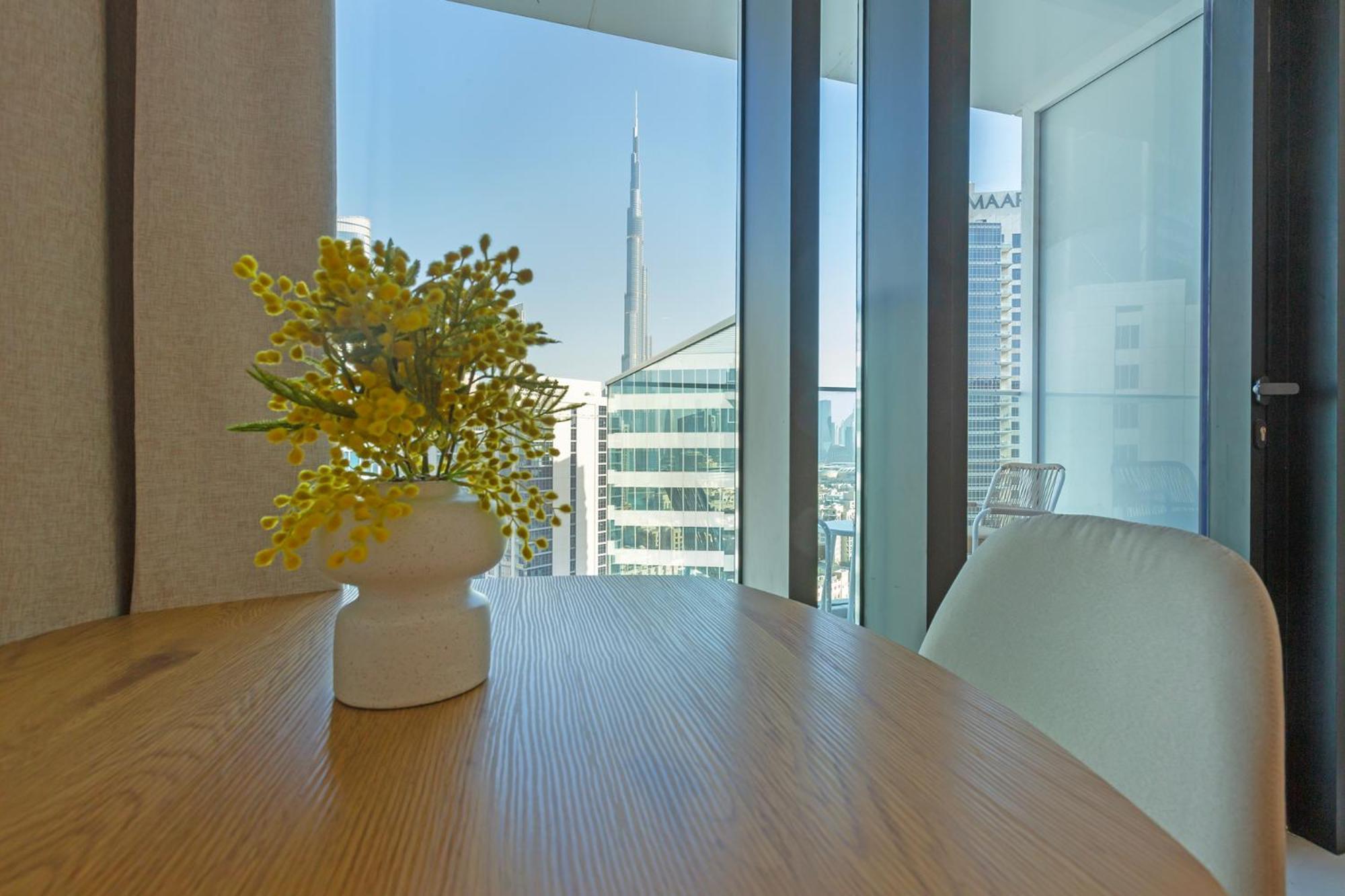 Burj & Beyond - Luxury Stay With Burj Khalifa View *